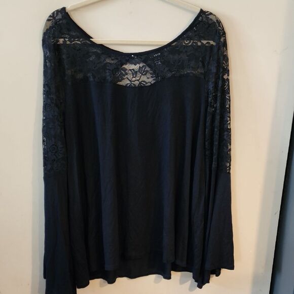 Stylish Navy Lace Top - Picture 1 of 6